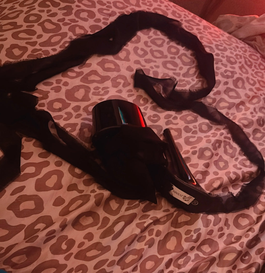 Black Ďistressed Ribbon Pleaser Heels !