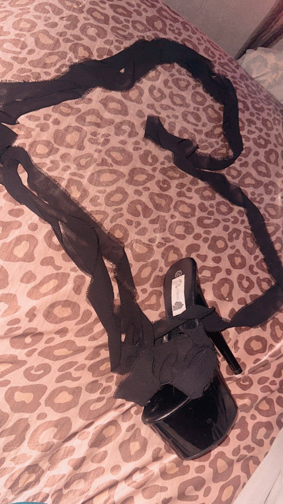Black Ďistressed Ribbon Pleaser Heels !