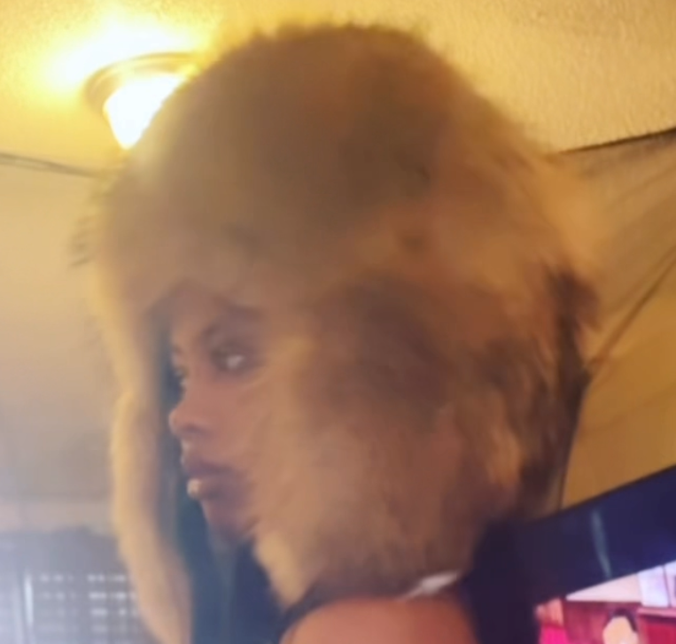 Jumbo Fur Ťrapper Hat!